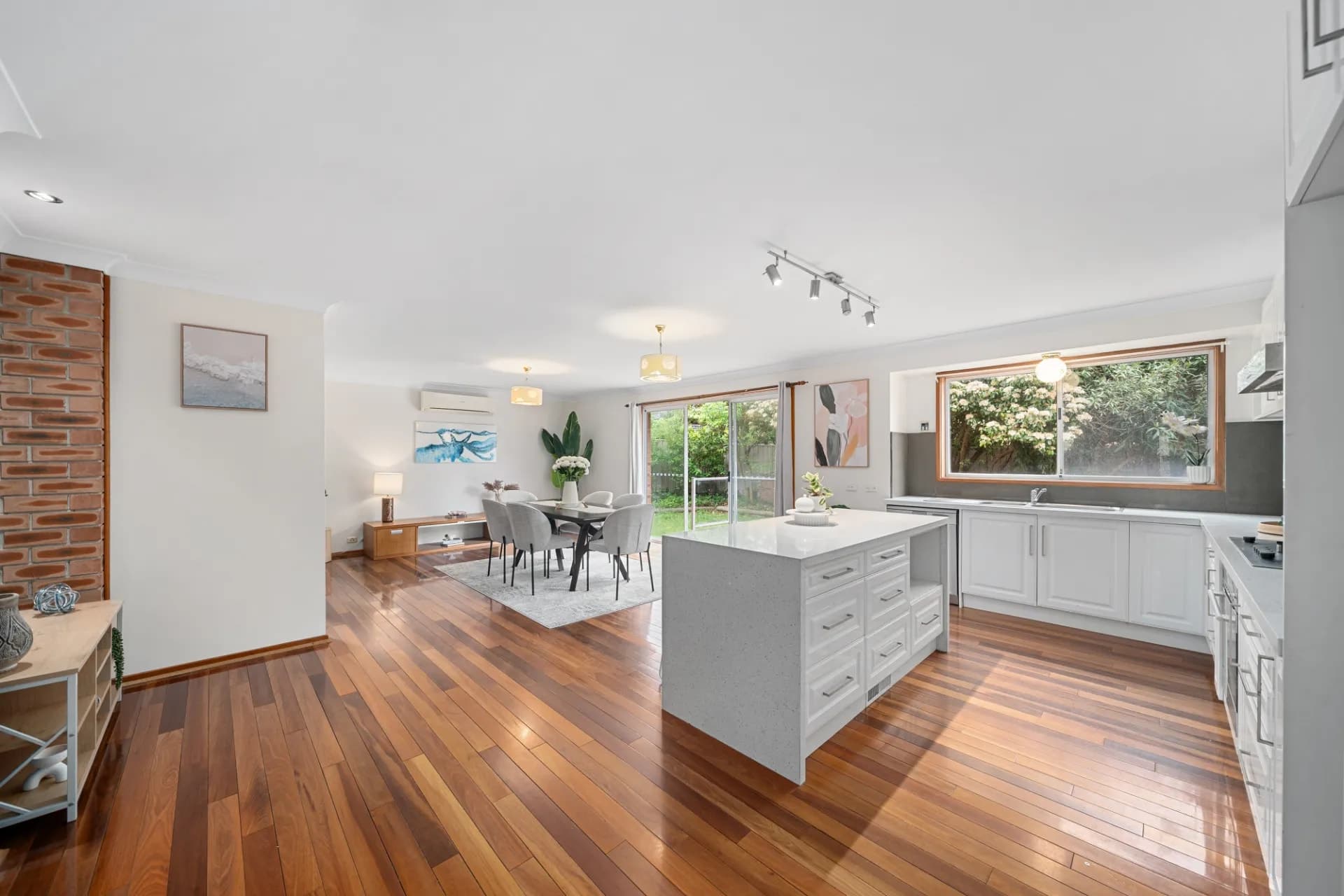 4 Thake Place, Lyneham - Thumbnail 2