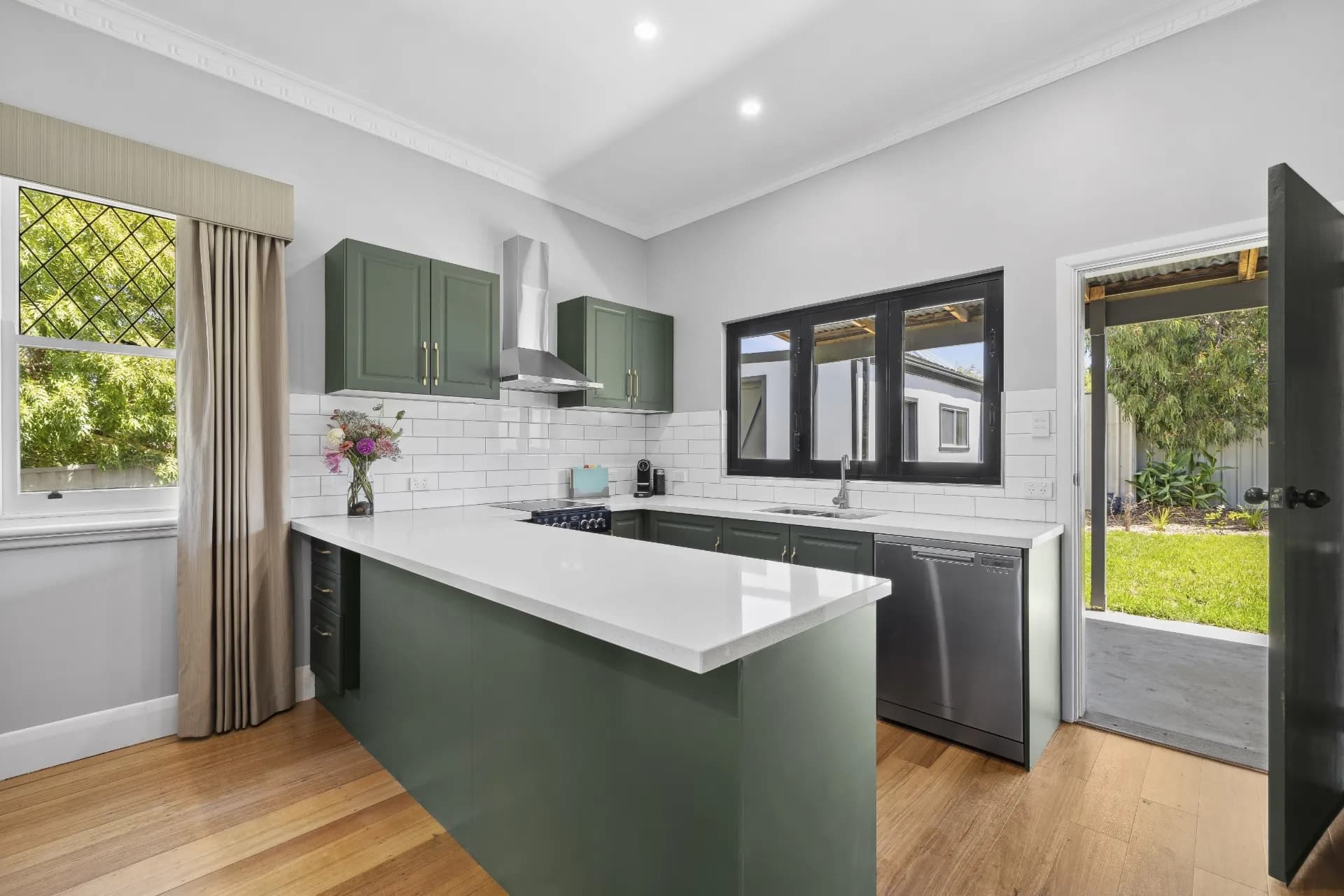 54 West Street, Daylesford, VIC, Daylesford - Thumbnail 2