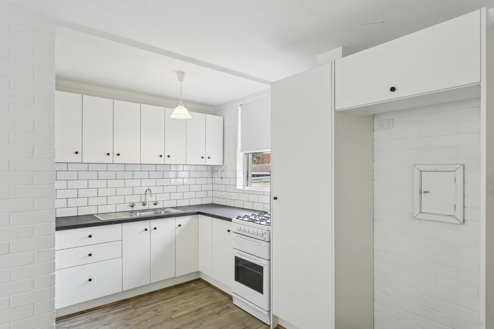 4/74 Broadway, Crawley., Crawley - Thumbnail 2