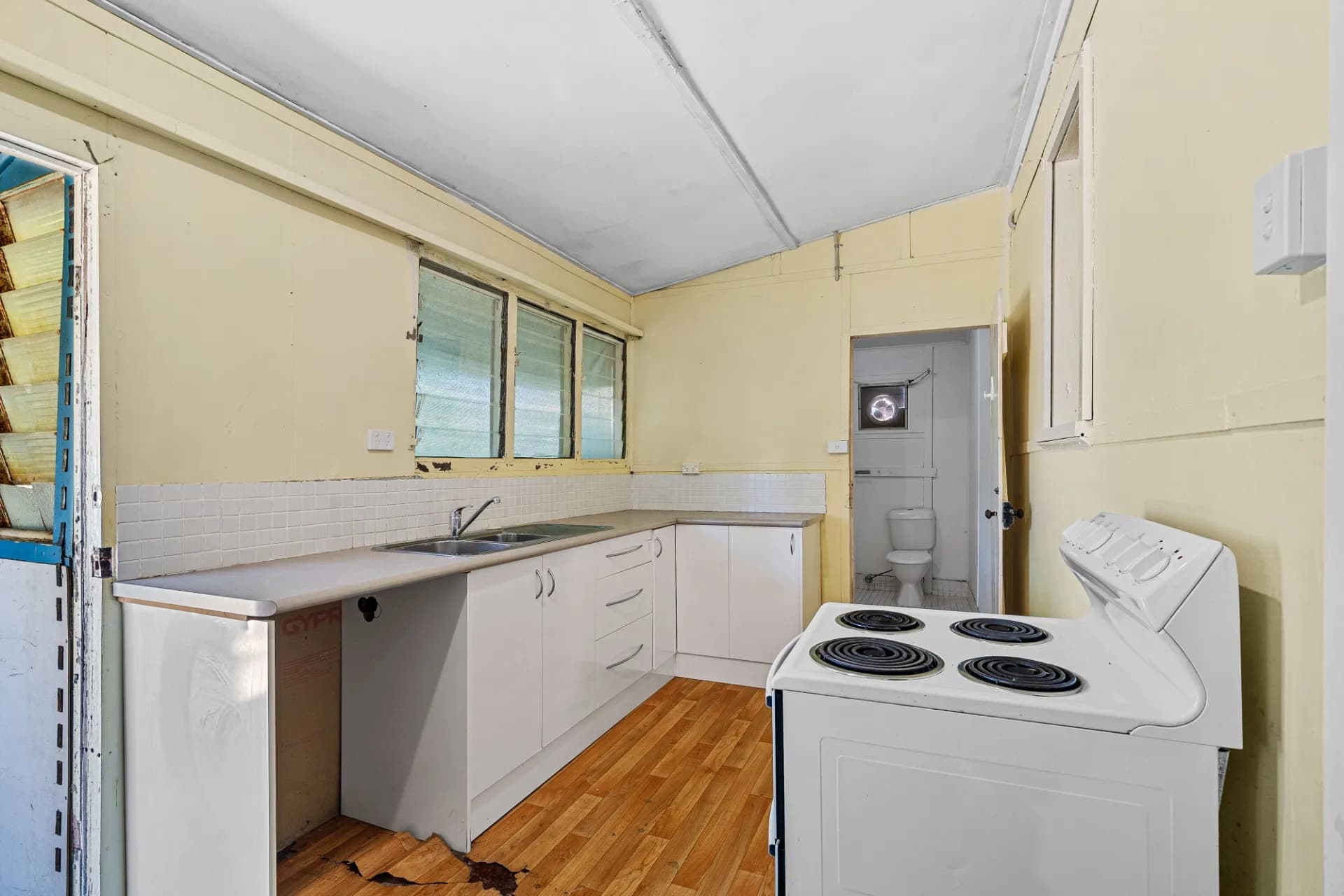 1b Brooking Road, Coodanup - Thumbnail 6