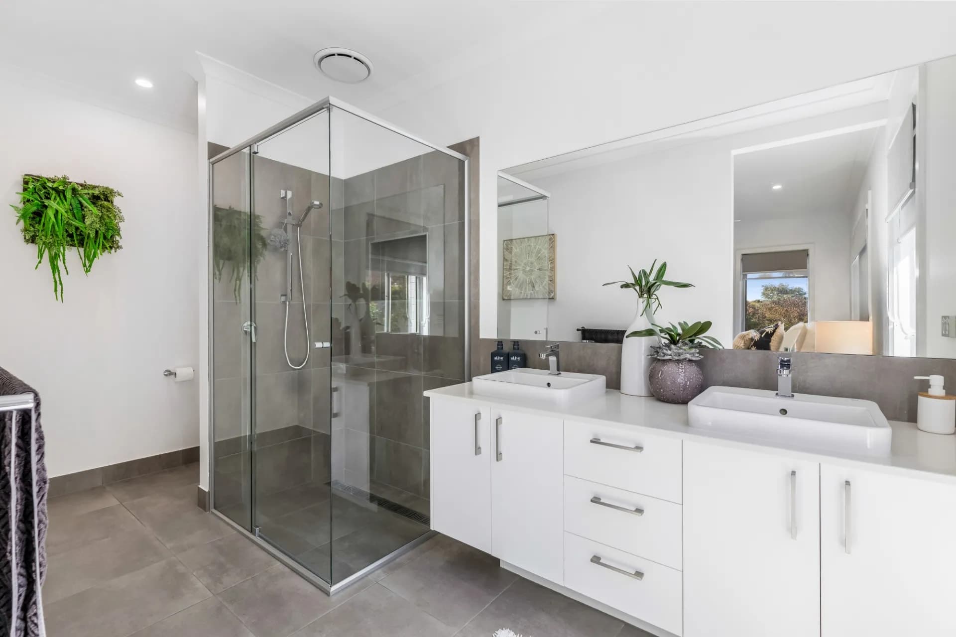 16 Argyll Drive, Junortoun - Thumbnail 7