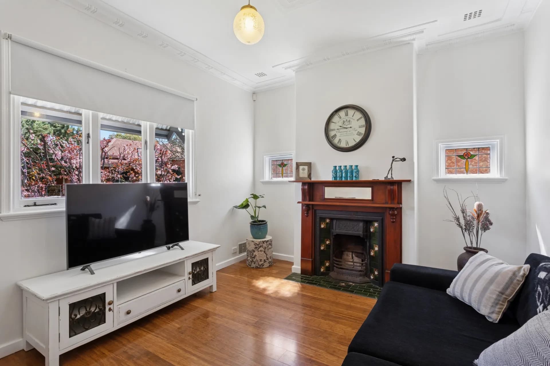 2 Olive Street, Guildford, Guildford - Thumbnail 2