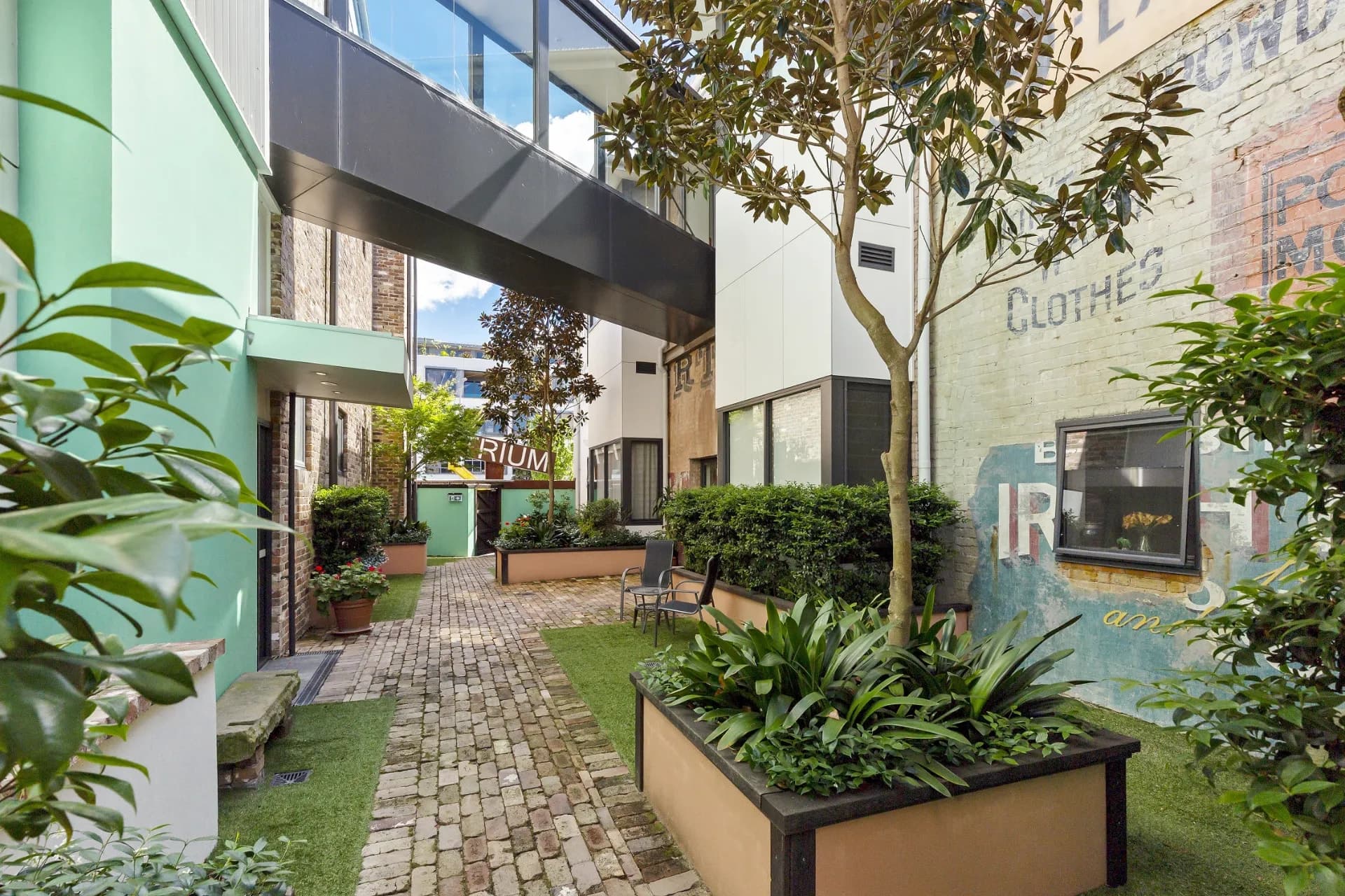 106/119 Tudor Street, Hamilton - Image 1