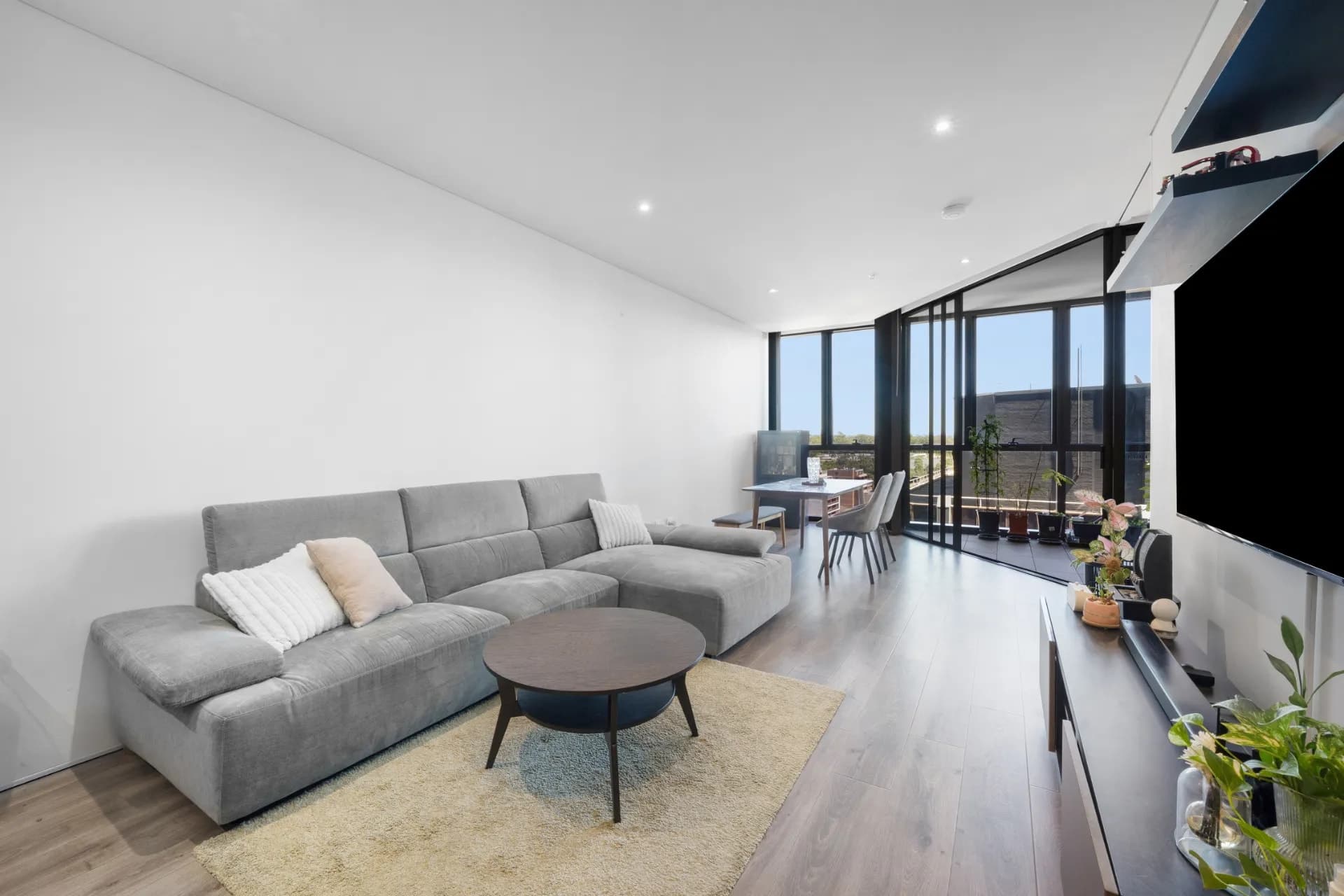 1202/45 Macquarie Street, Parramatta - Thumbnail 2
