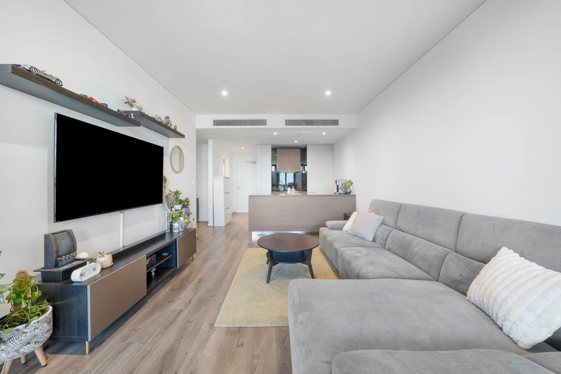 1202/45 Macquarie Street, Parramatta - Thumbnail 3