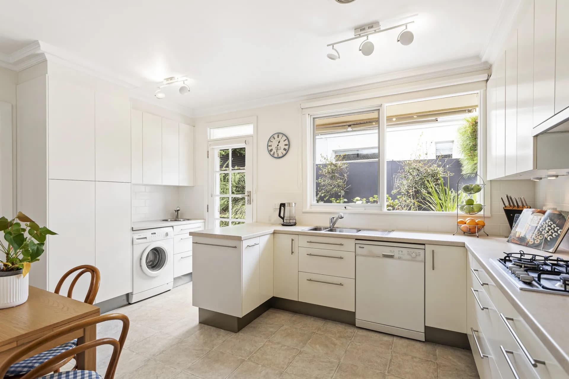 7/20 Outer Crescent, Brighton - Thumbnail 6