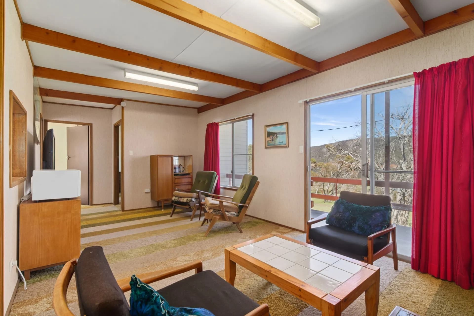 56 Illawong  Road, Anglers Reach - Thumbnail 2