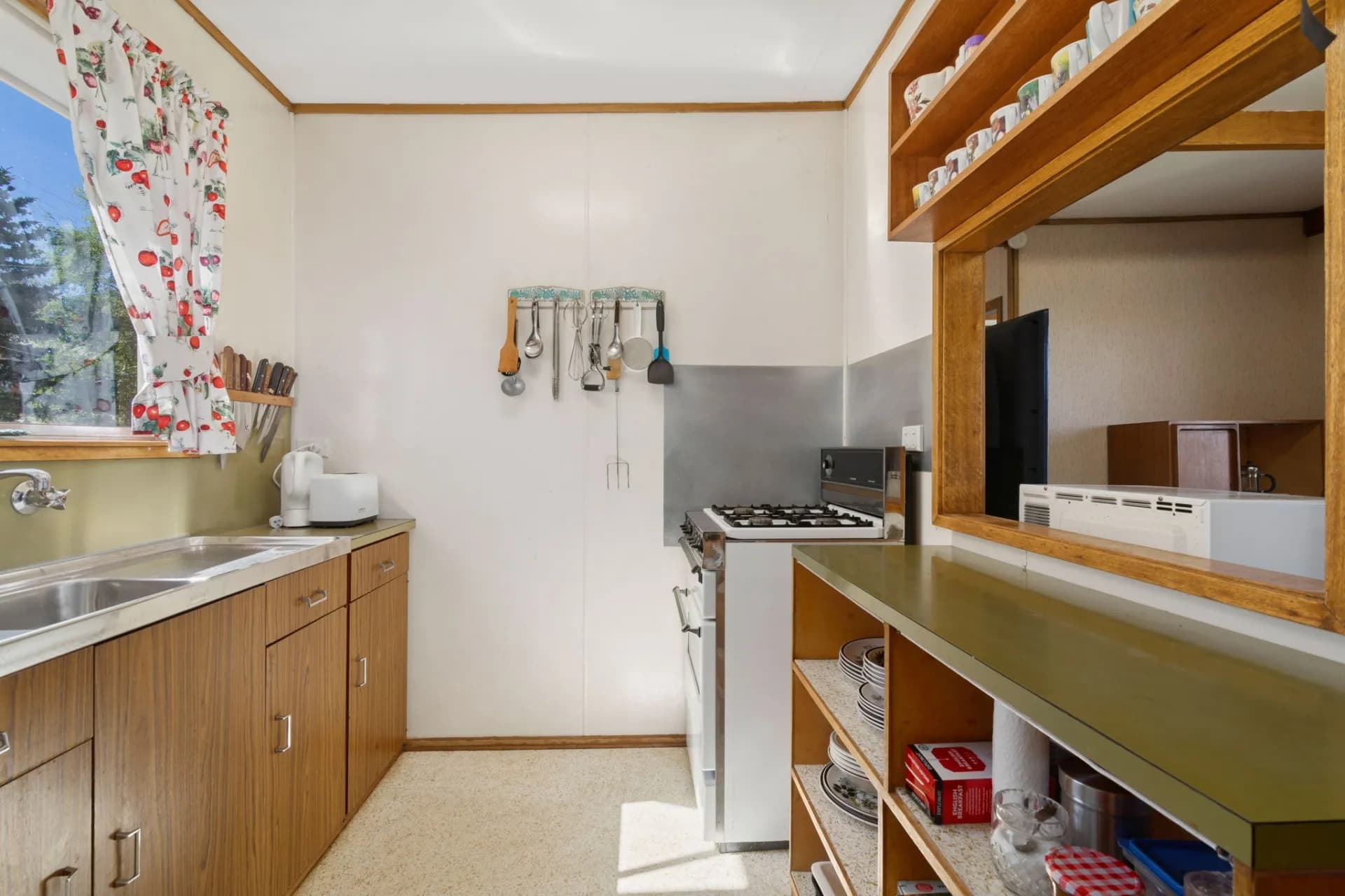56 Illawong  Road, Anglers Reach - Thumbnail 4