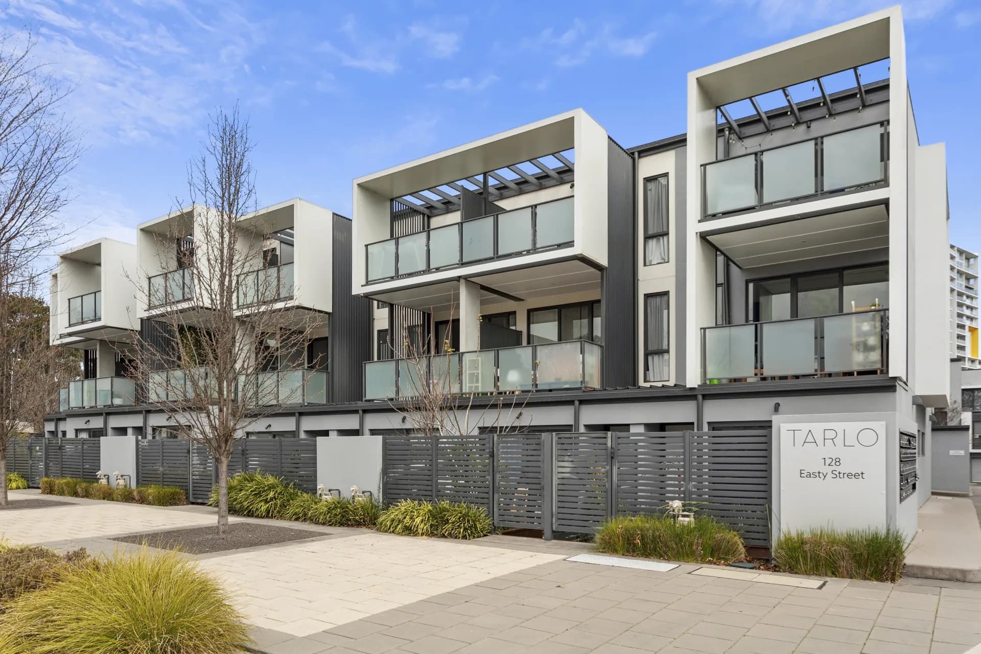 32/128 Easty Street, Phillip., Phillip - Thumbnail 2