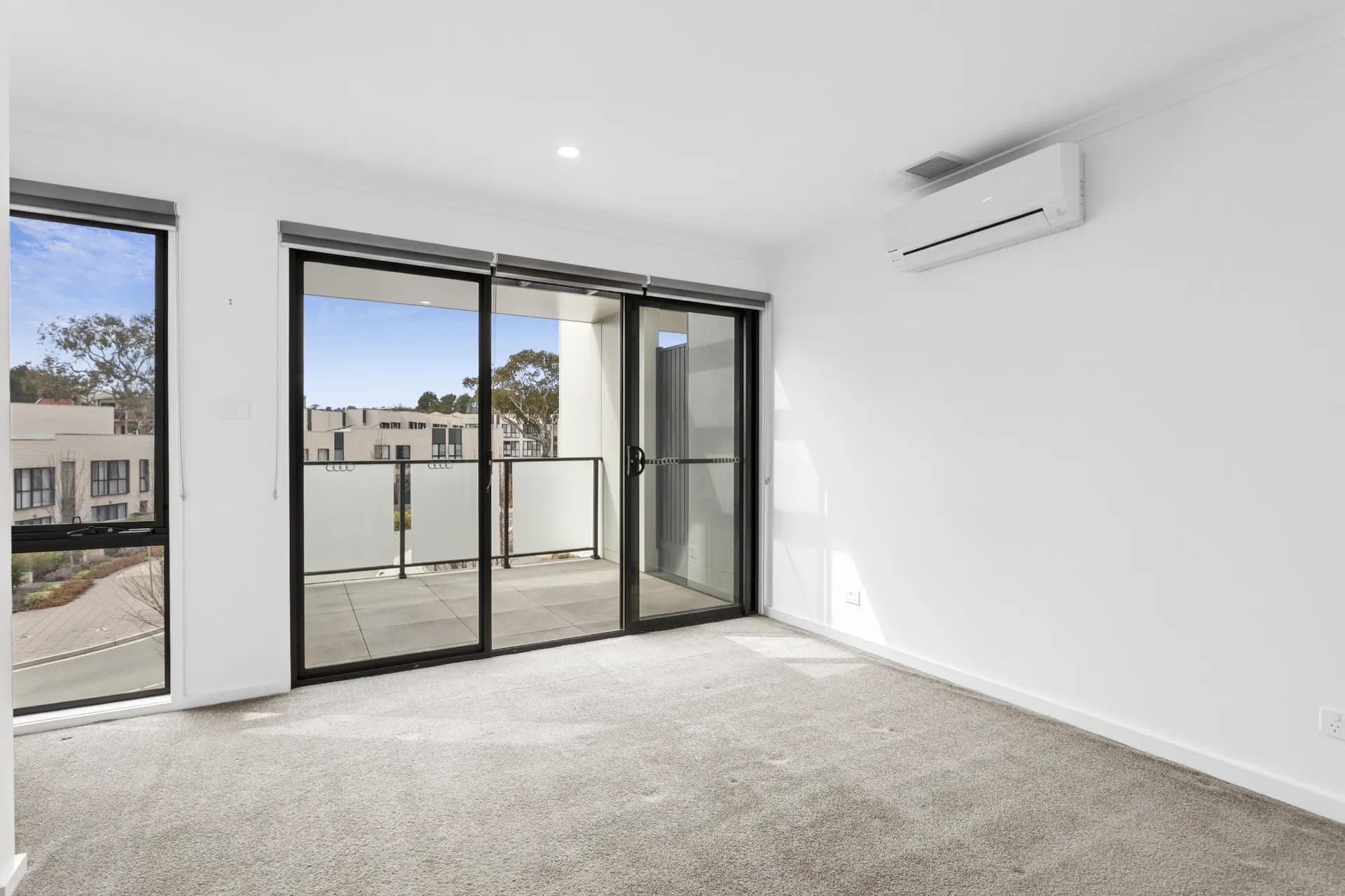 32/128 Easty Street, Phillip., Phillip - Thumbnail 4