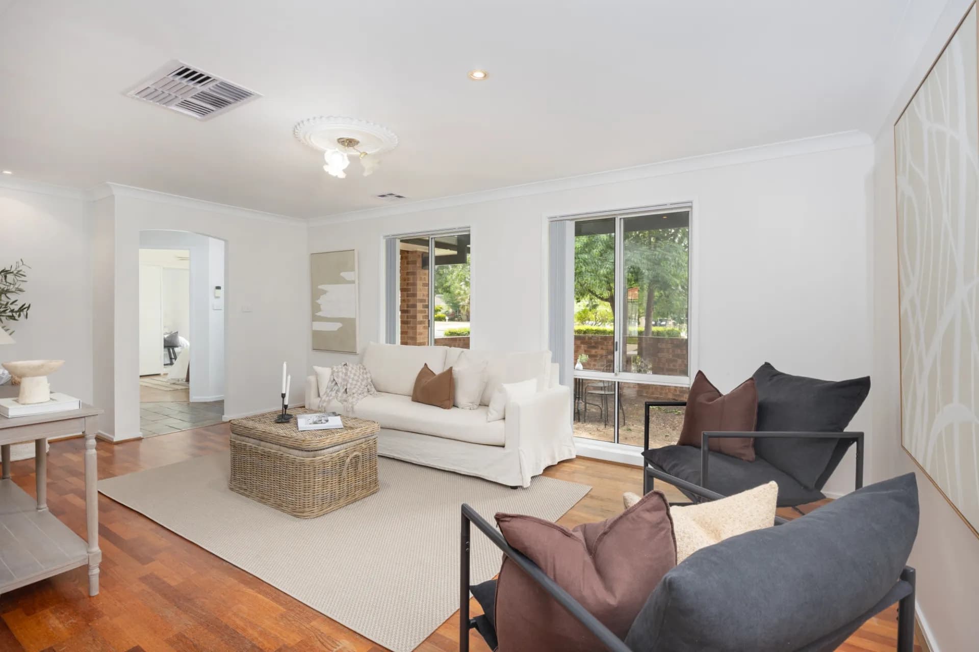 11 Yungana  Place, Glenfield Park - Thumbnail 3