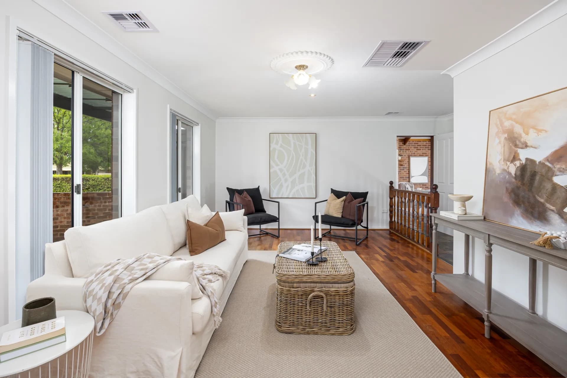 11 Yungana  Place, Glenfield Park - Thumbnail 4
