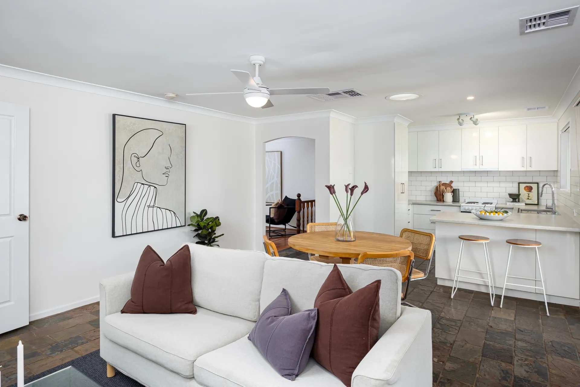 11 Yungana  Place, Glenfield Park - Thumbnail 5