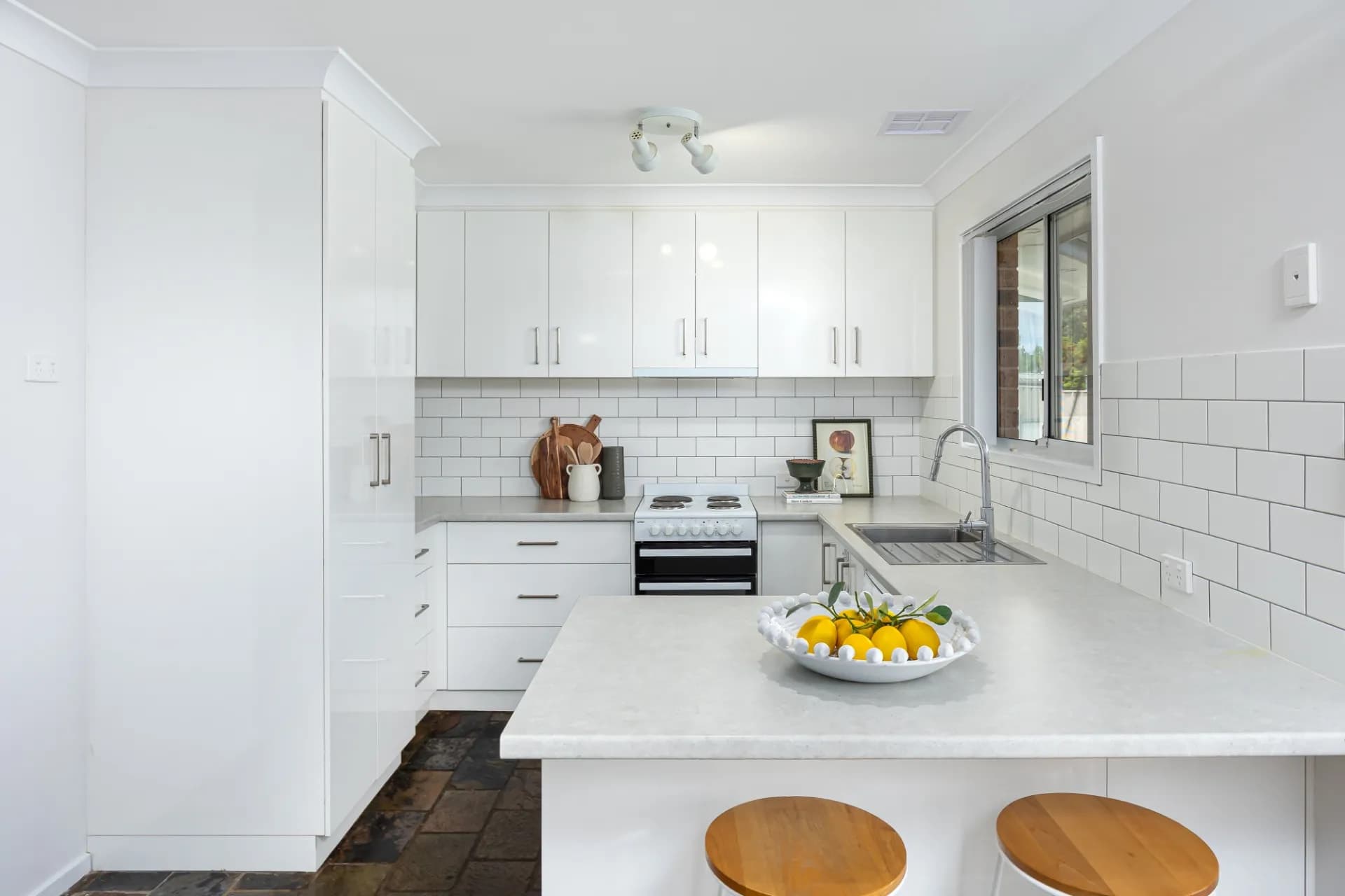 11 Yungana  Place, Glenfield Park - Thumbnail 6