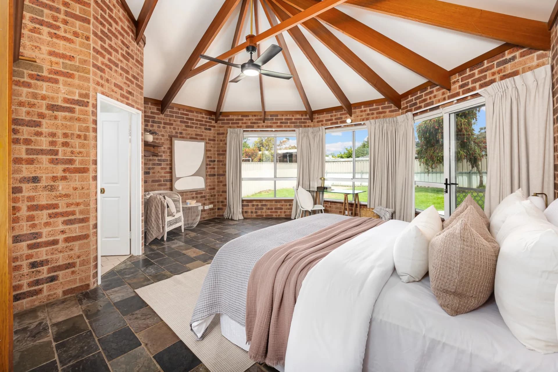 11 Yungana  Place, Glenfield Park - Thumbnail 7