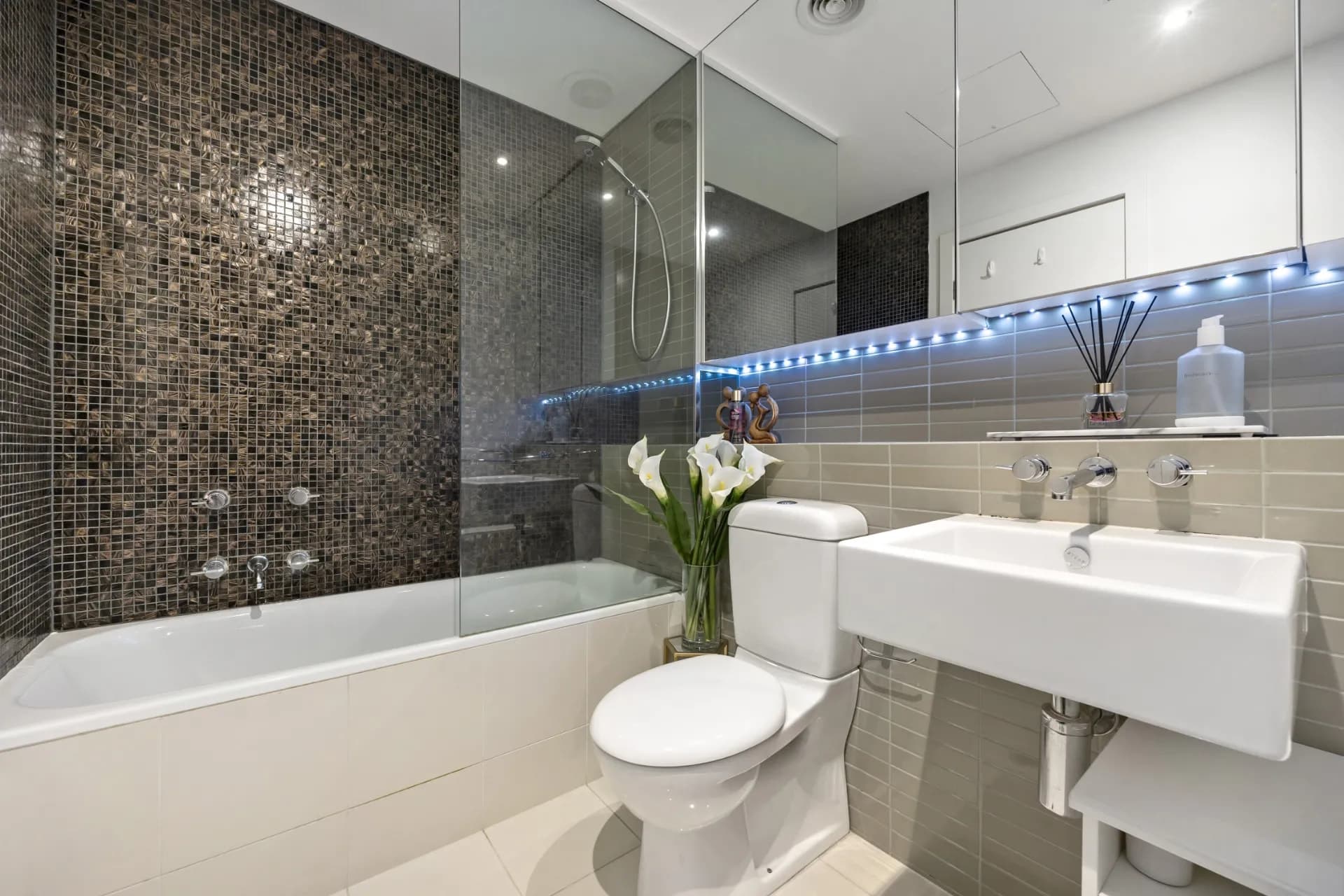 904/55 Queens Road, Melbourne - Thumbnail 6