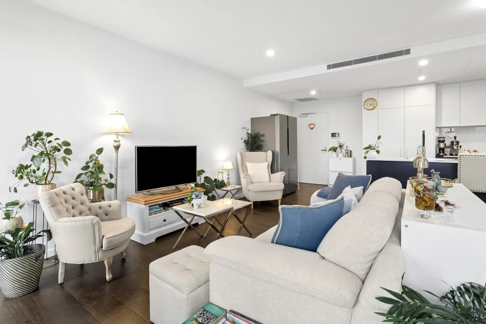 235/34 Eyre Street, Kingston - Image 1