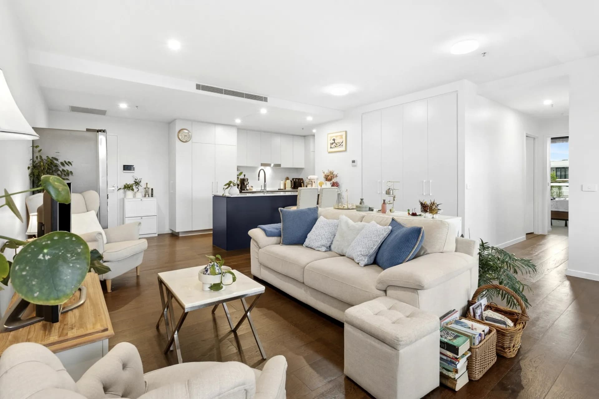 235/34 Eyre Street, Kingston - Thumbnail 2