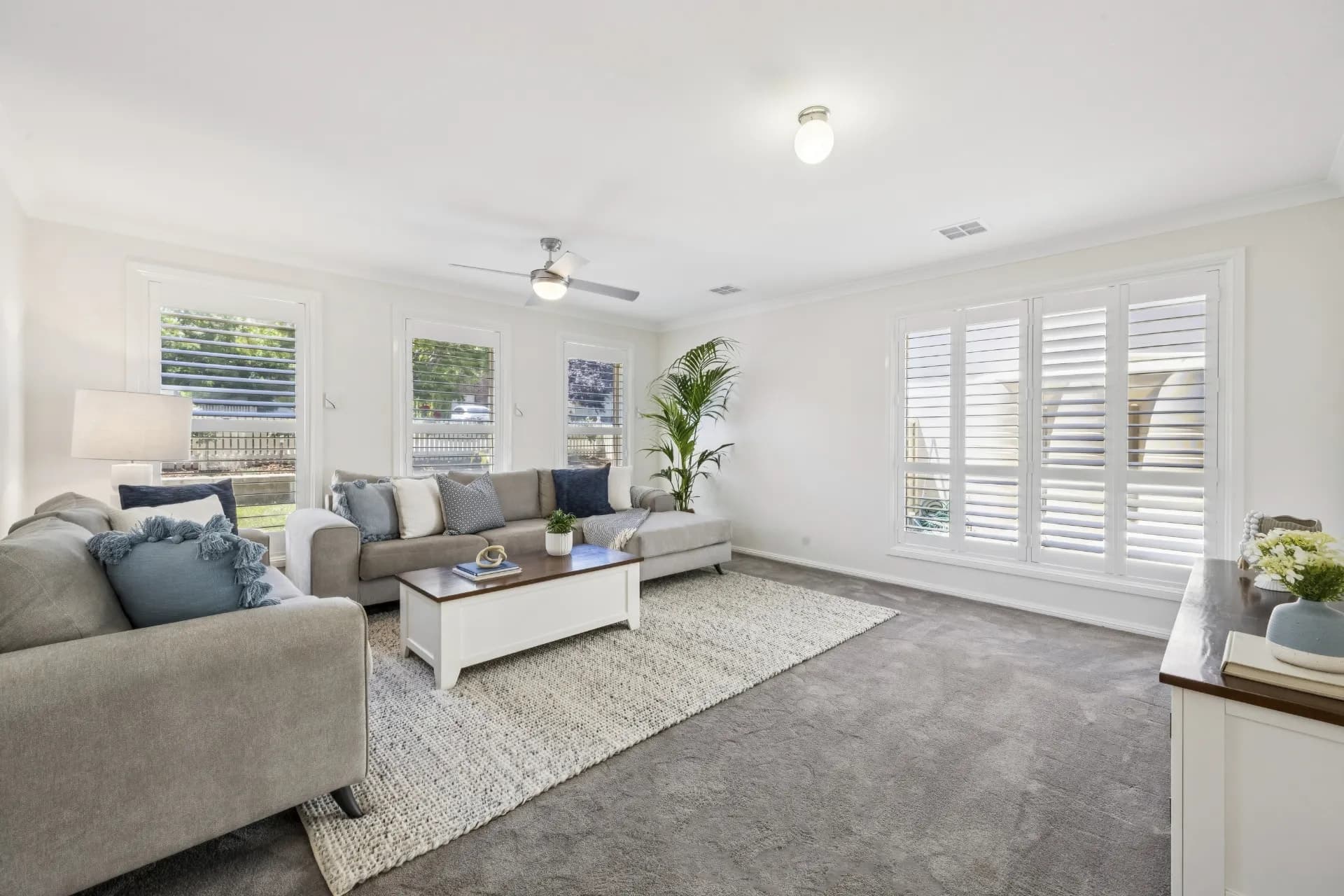 12 Stonehaven Circuit, Queanbeyan., Queanbeyan - Thumbnail 2