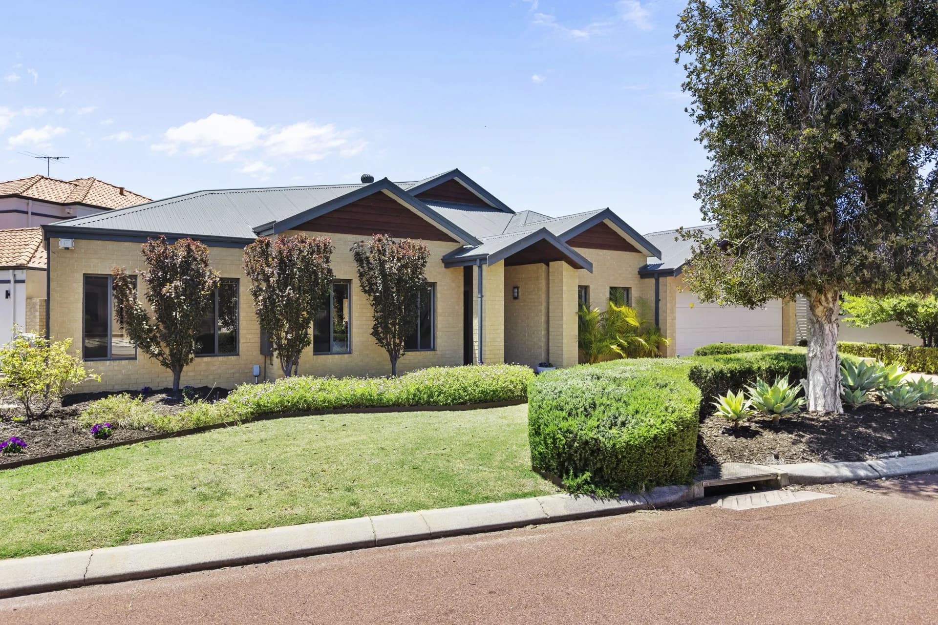 9 Heliconia Turn, Stirling - Image 1