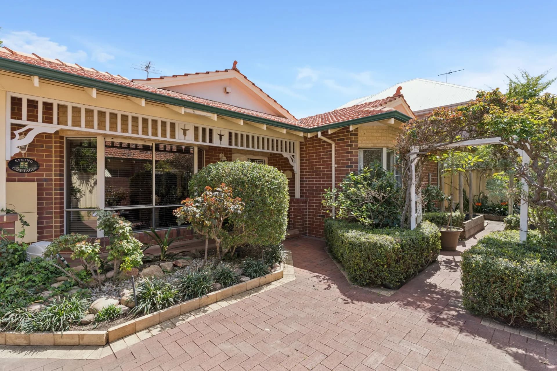2/103 Robert Street, Como - Image 1