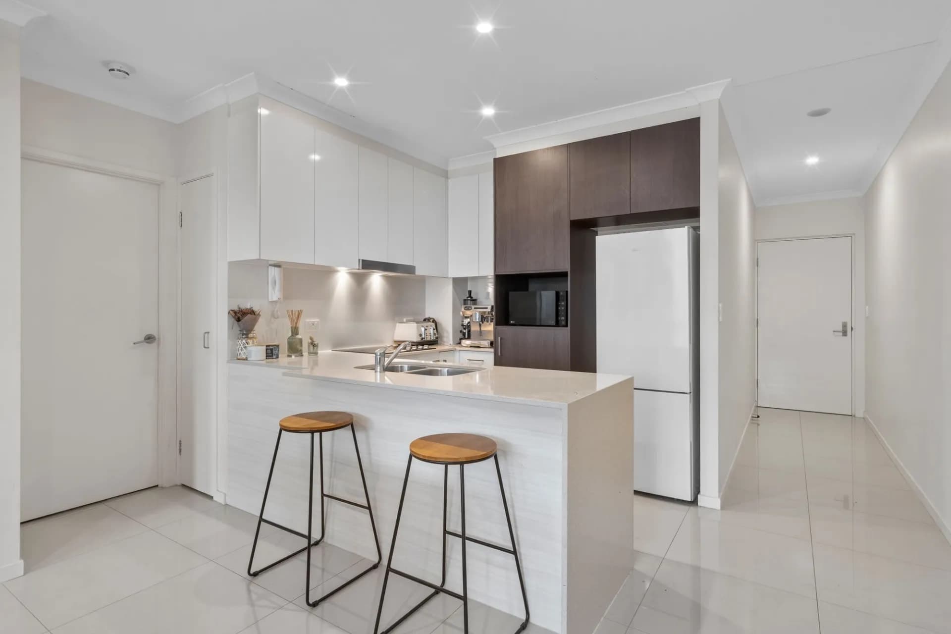205/19 Isedale Street, Wooloowin, QLD, Wooloowin - Thumbnail 2
