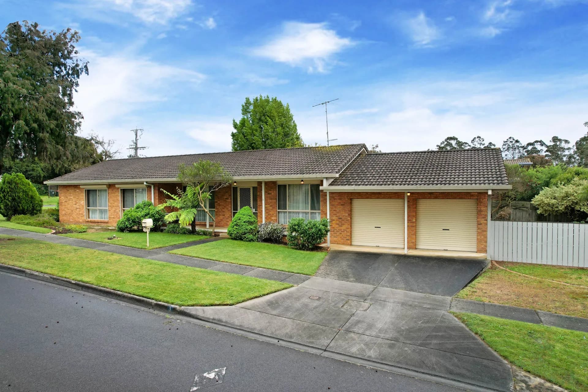 1 Grevillea  Court, Warragul - Image 1