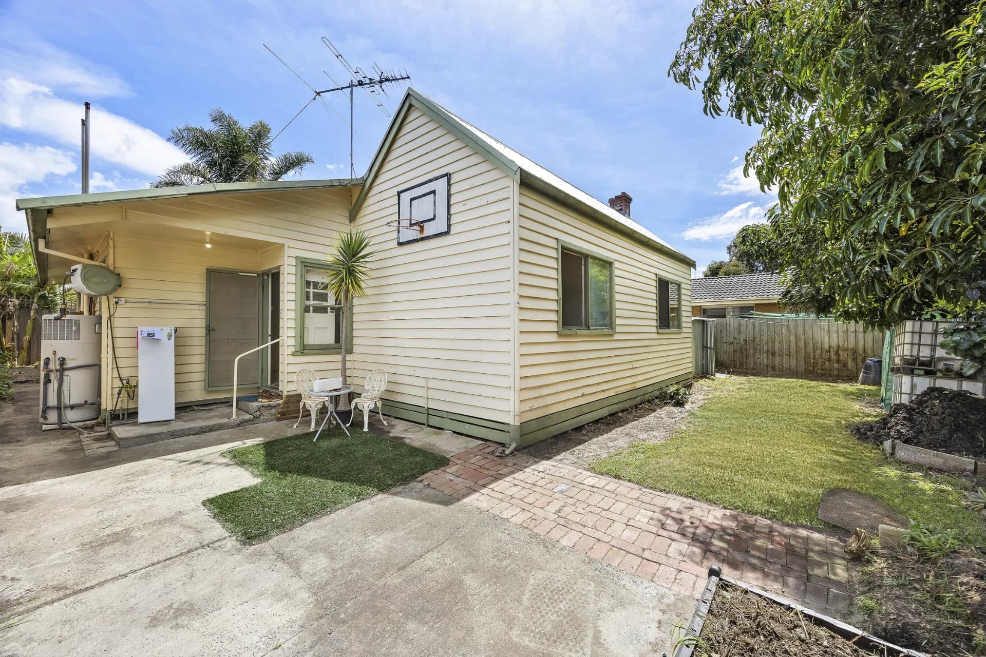 2/18 Tibrockney Street, Highett, VIC, Highett - Thumbnail 2