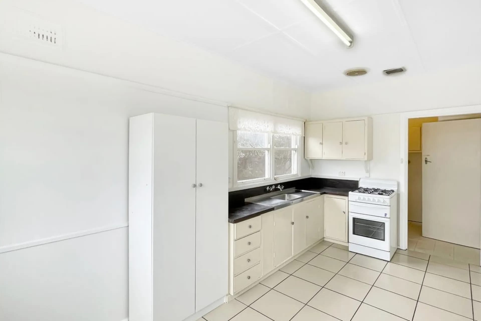 15 Baroona Avenue, Cooma., Cooma - Thumbnail 3