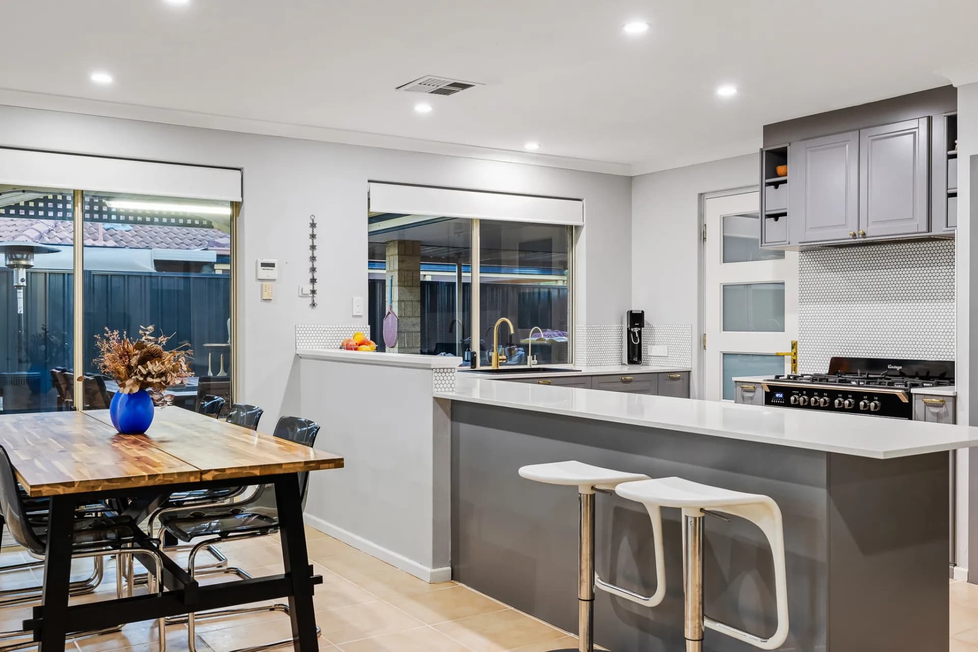 11 Blanc Close, Caversham - Thumbnail 3