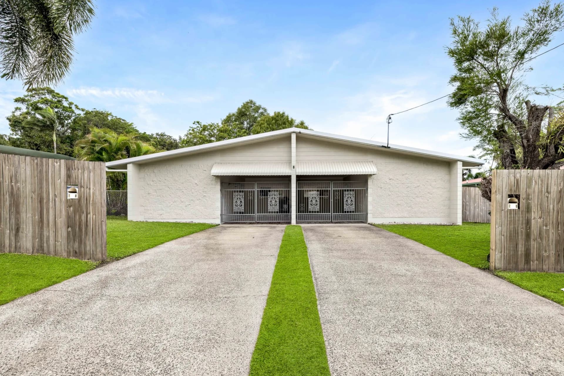 8 Kambara Street, White Rock - Image 1