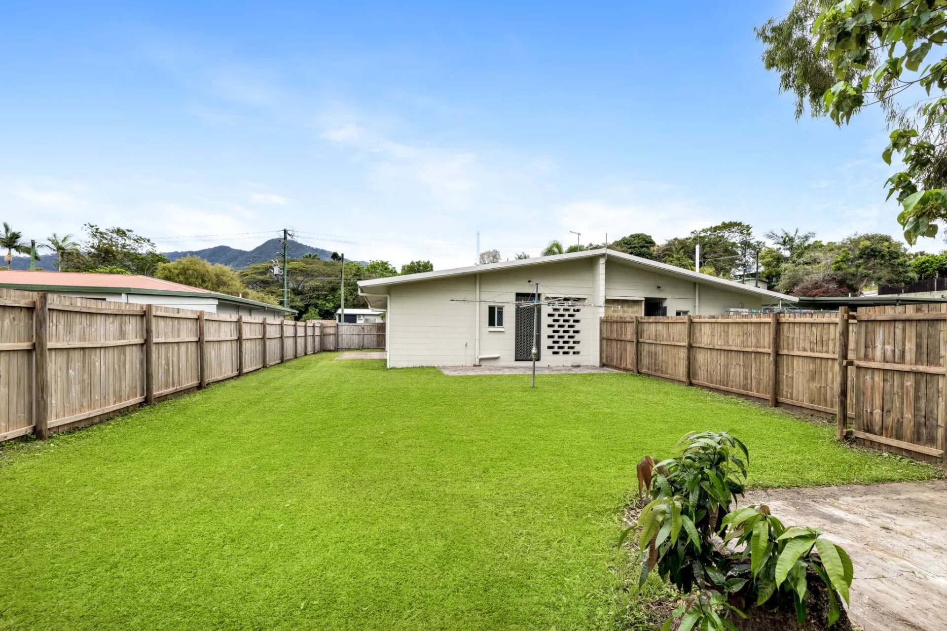 8 Kambara Street, White Rock - Thumbnail 7
