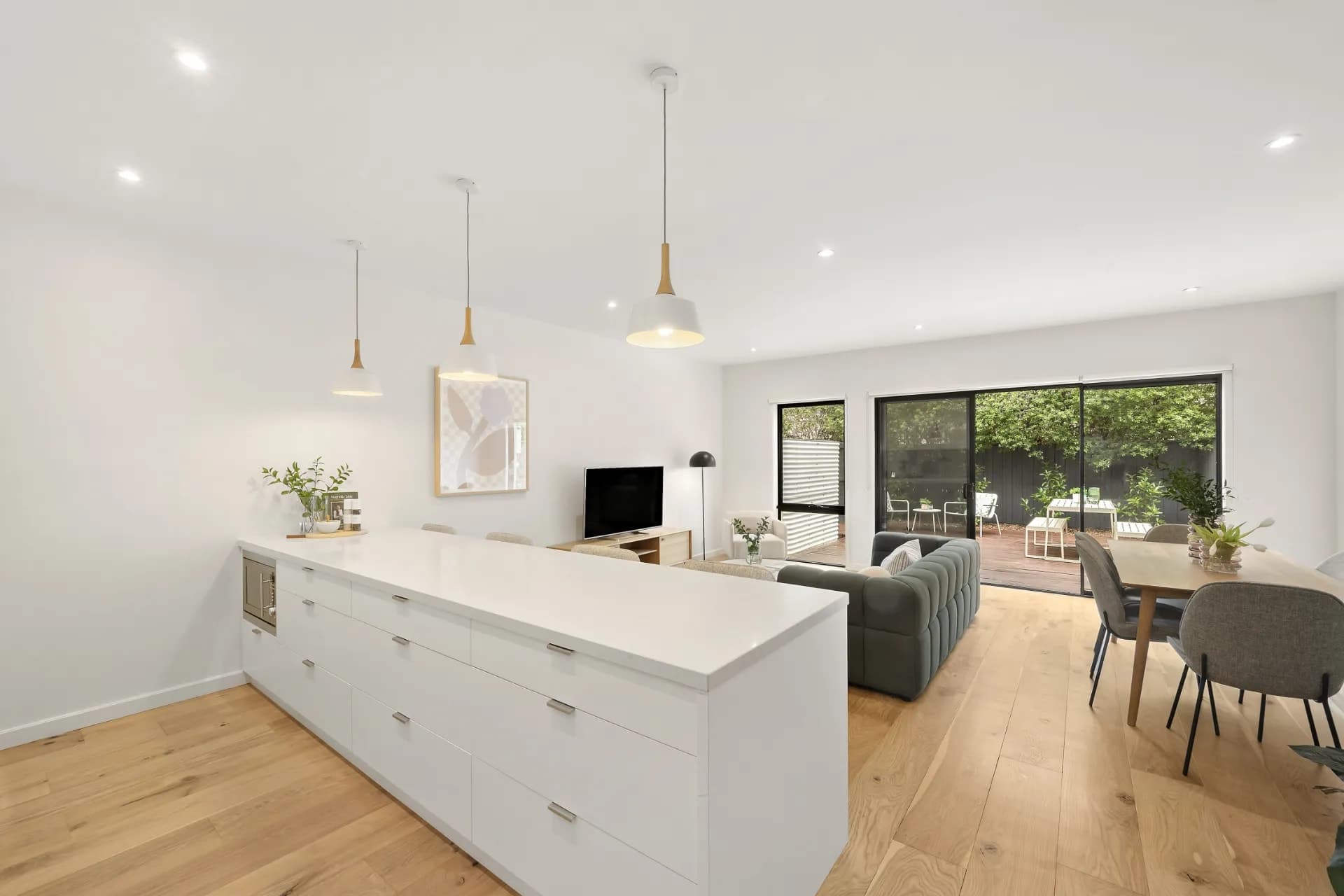 12 Amberley Drive, Cheltenham - Thumbnail 3