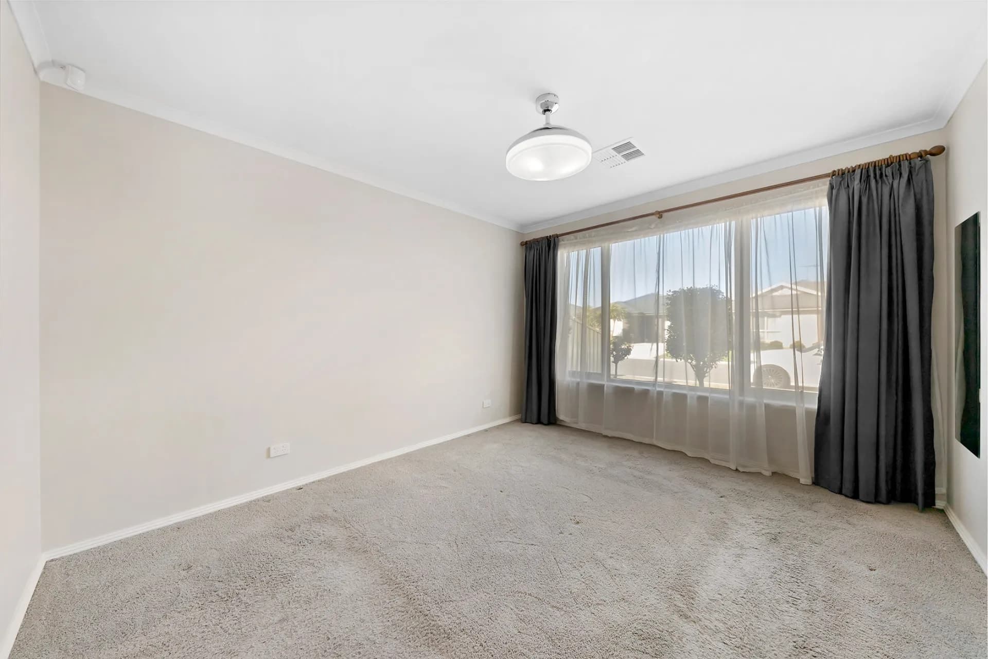 6 Adel Drive, Munno Para West - Thumbnail 2