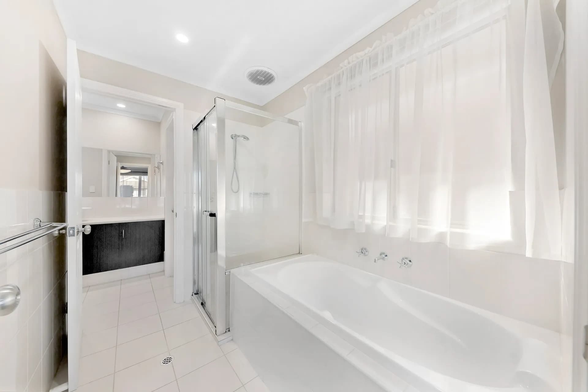 6 Adel Drive, Munno Para West - Thumbnail 3