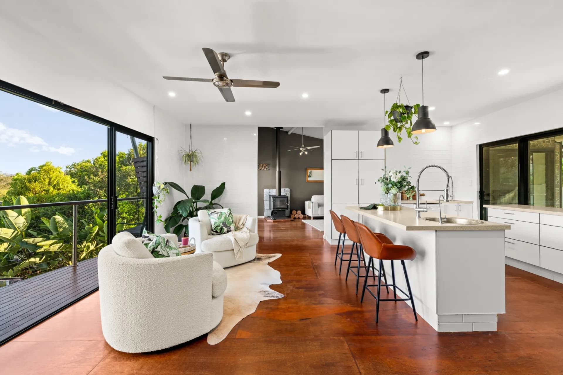 7 Cedarwood  Place, Brookwater - Thumbnail 2
