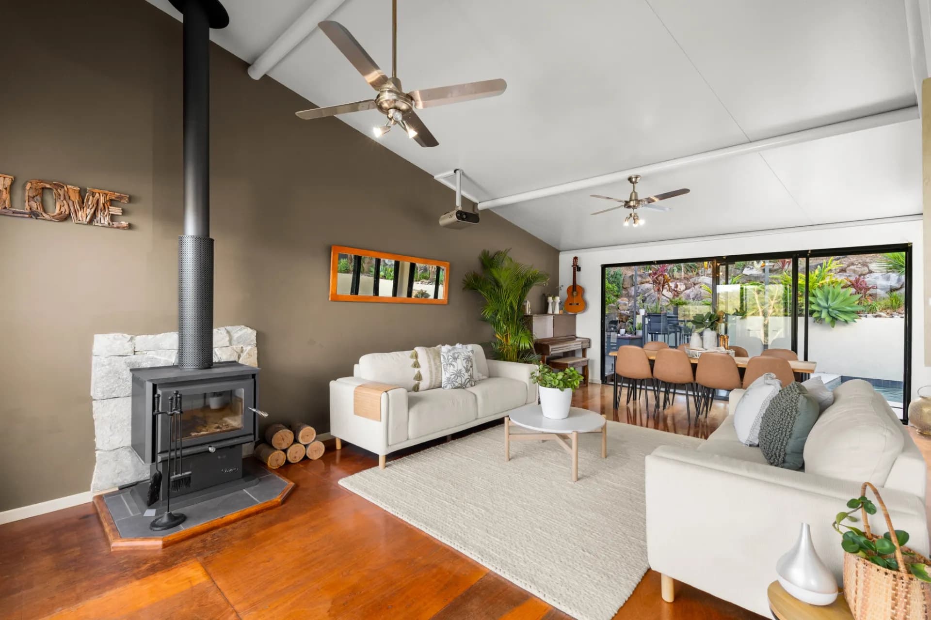 7 Cedarwood  Place, Brookwater - Thumbnail 5