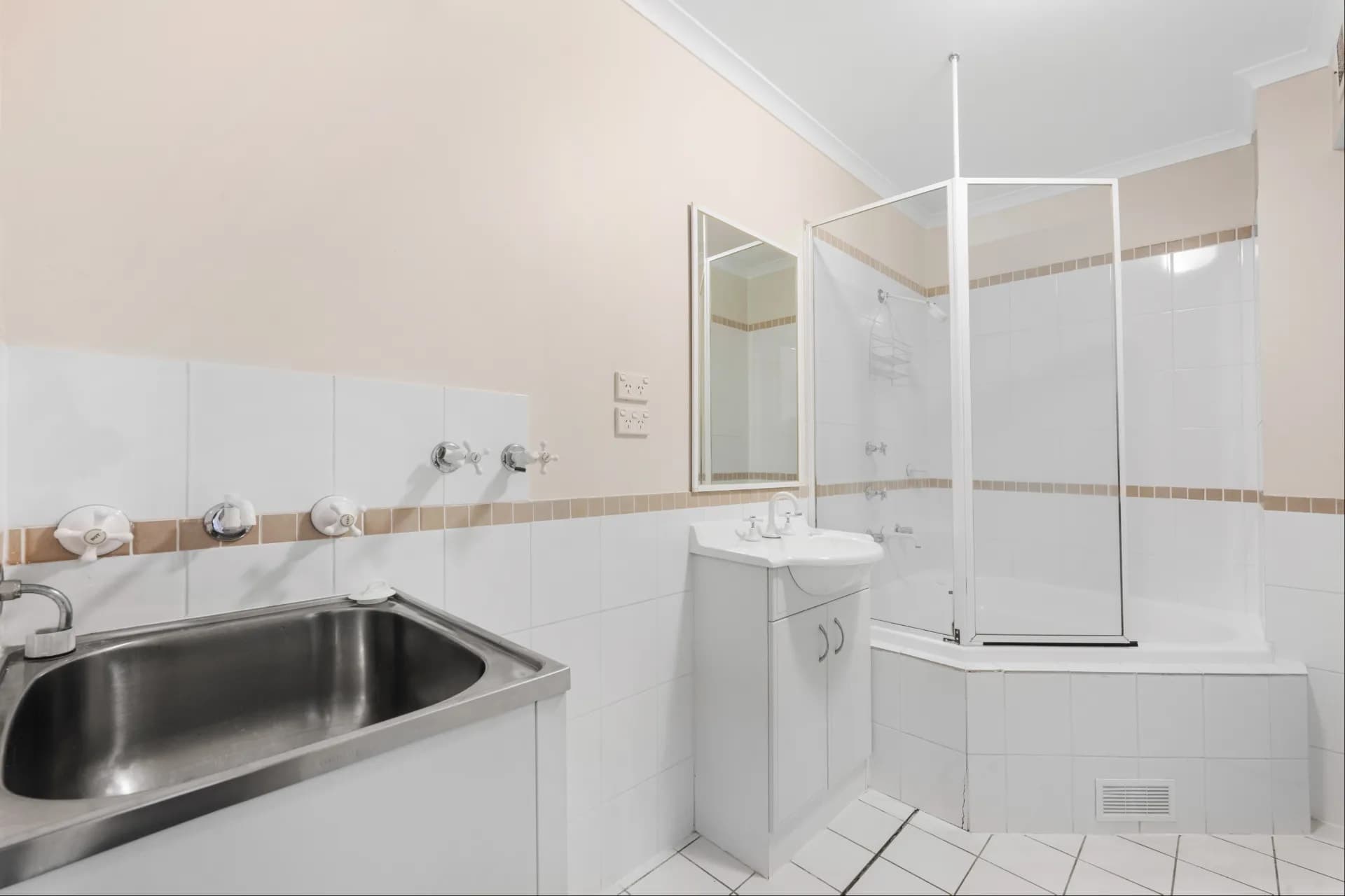 100/72 Wentworth Avenue, Kingston., Kingston - Thumbnail 8