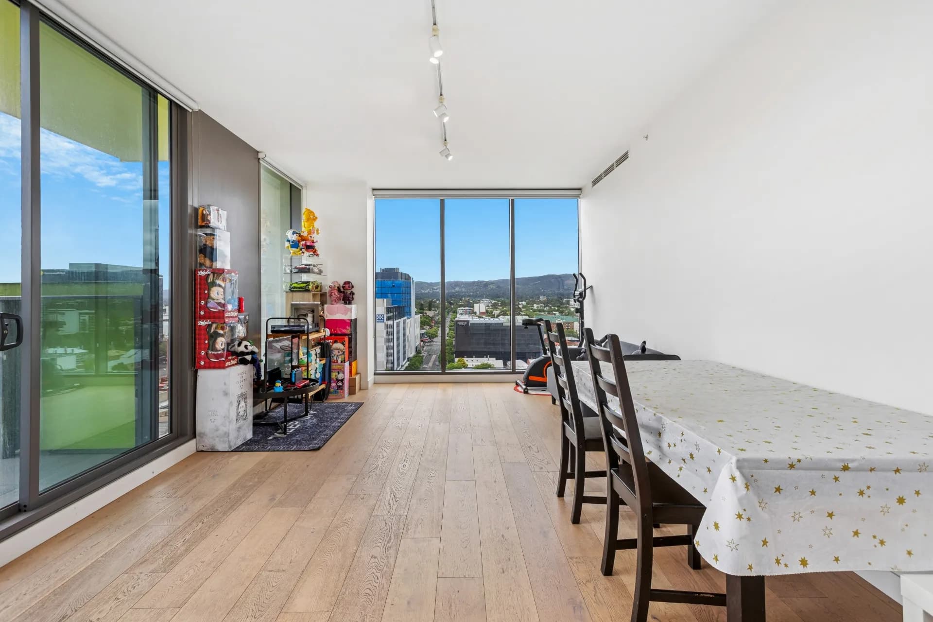 1303/29 Angas Street, Adelaide, SA, Adelaide - Thumbnail 3