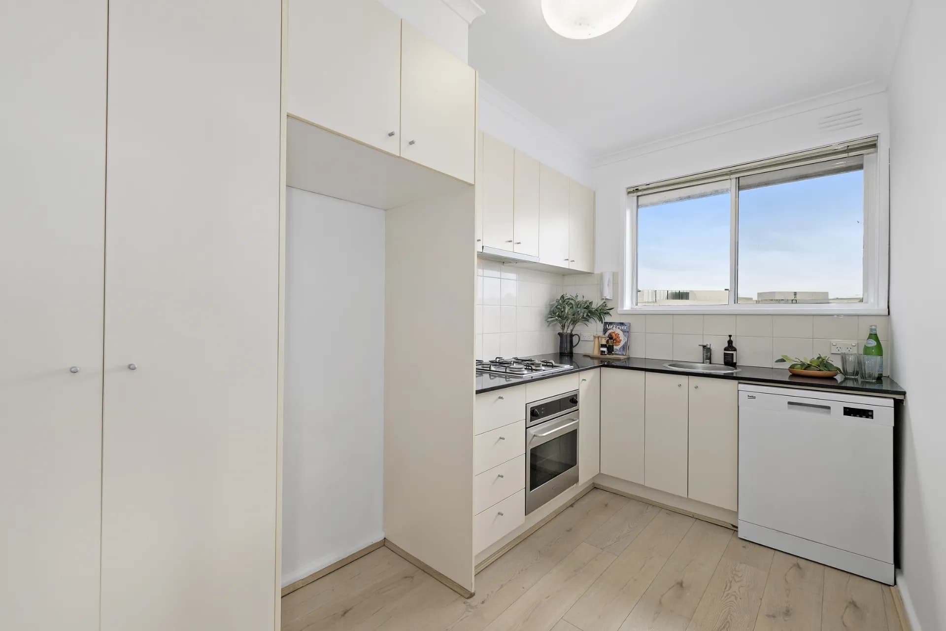 17/11-13 Llaneast Street, Armadale, VIC, Armadale - Thumbnail 2