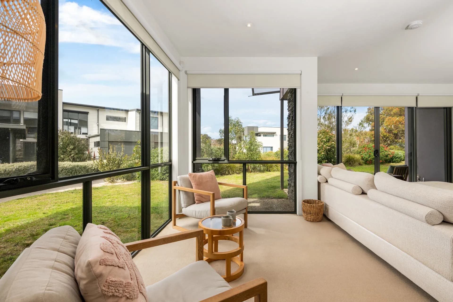 9 Coast Drive, Torquay., Torquay - Thumbnail 4
