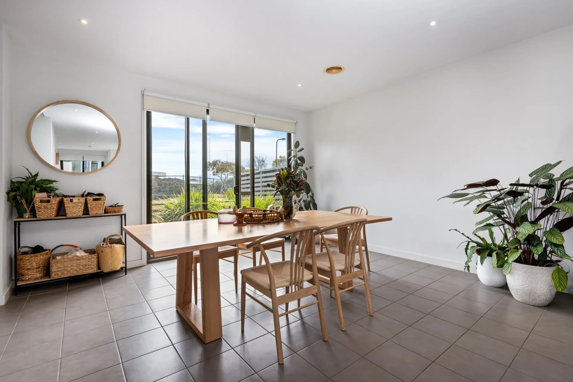 9 Coast Drive, Torquay., Torquay - Thumbnail 5