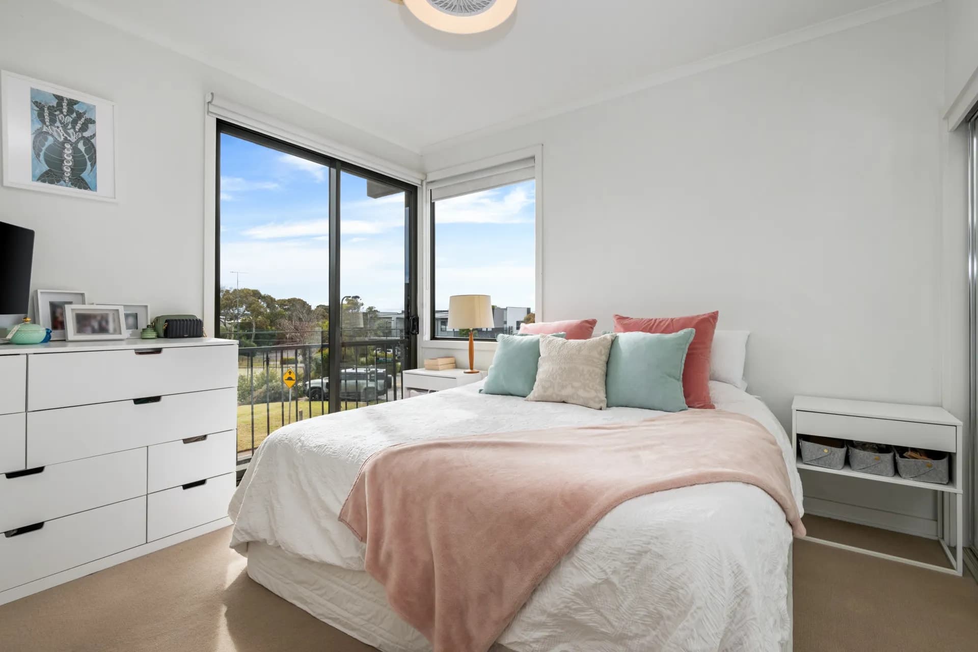 9 Coast Drive, Torquay., Torquay - Thumbnail 7