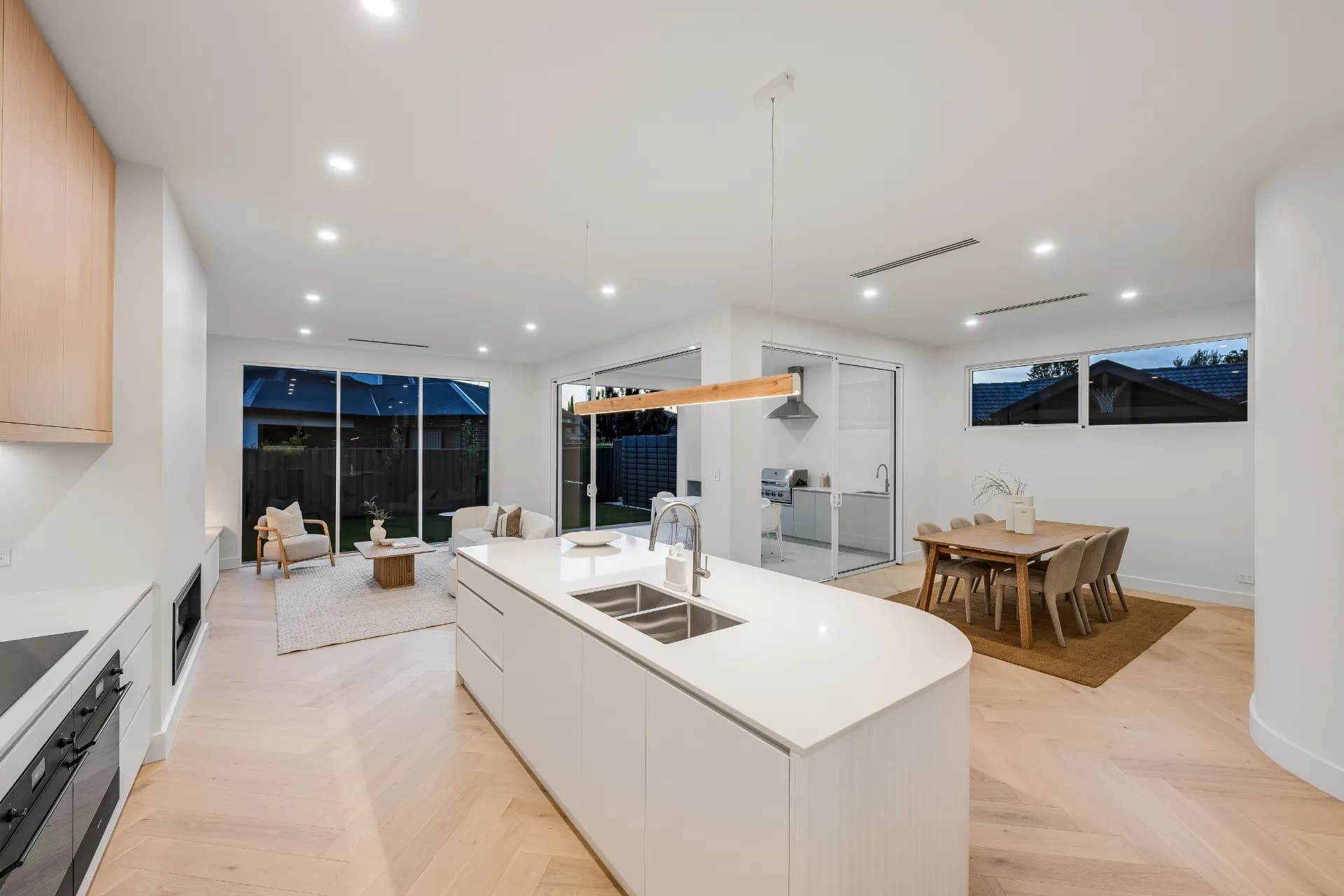 18 Sharpie Crescent, Grange, SA, Grange - Thumbnail 2