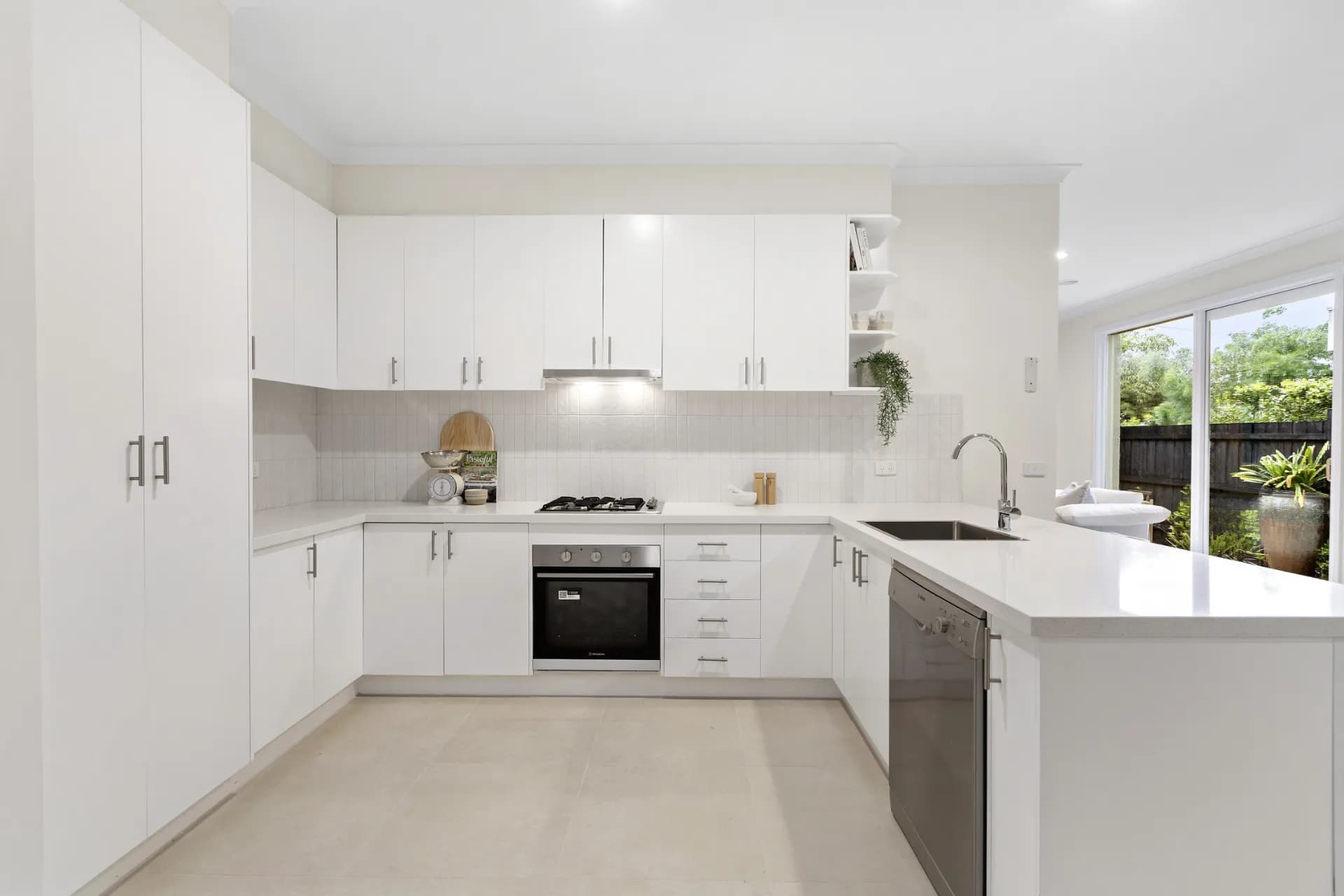 1/99 Linacre Road, Hampton - Thumbnail 5