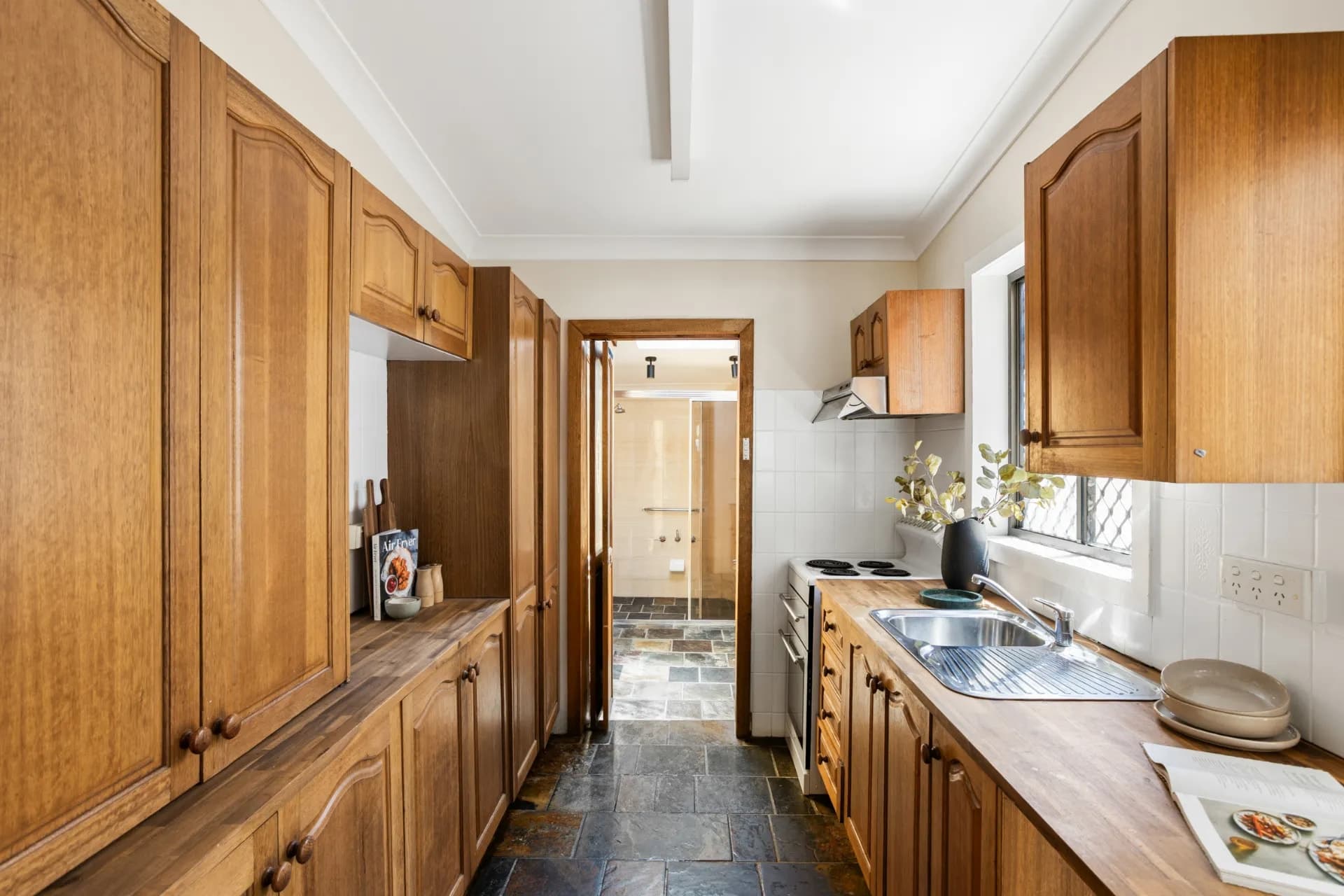 24 Bishop Street, Petersham - Thumbnail 4
