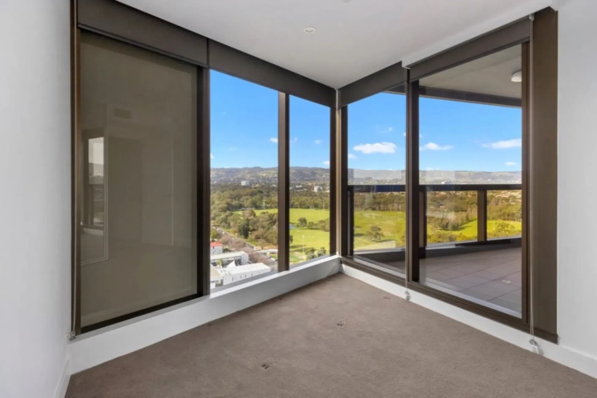 1804/421 King William Street, Adelaide - Thumbnail 8