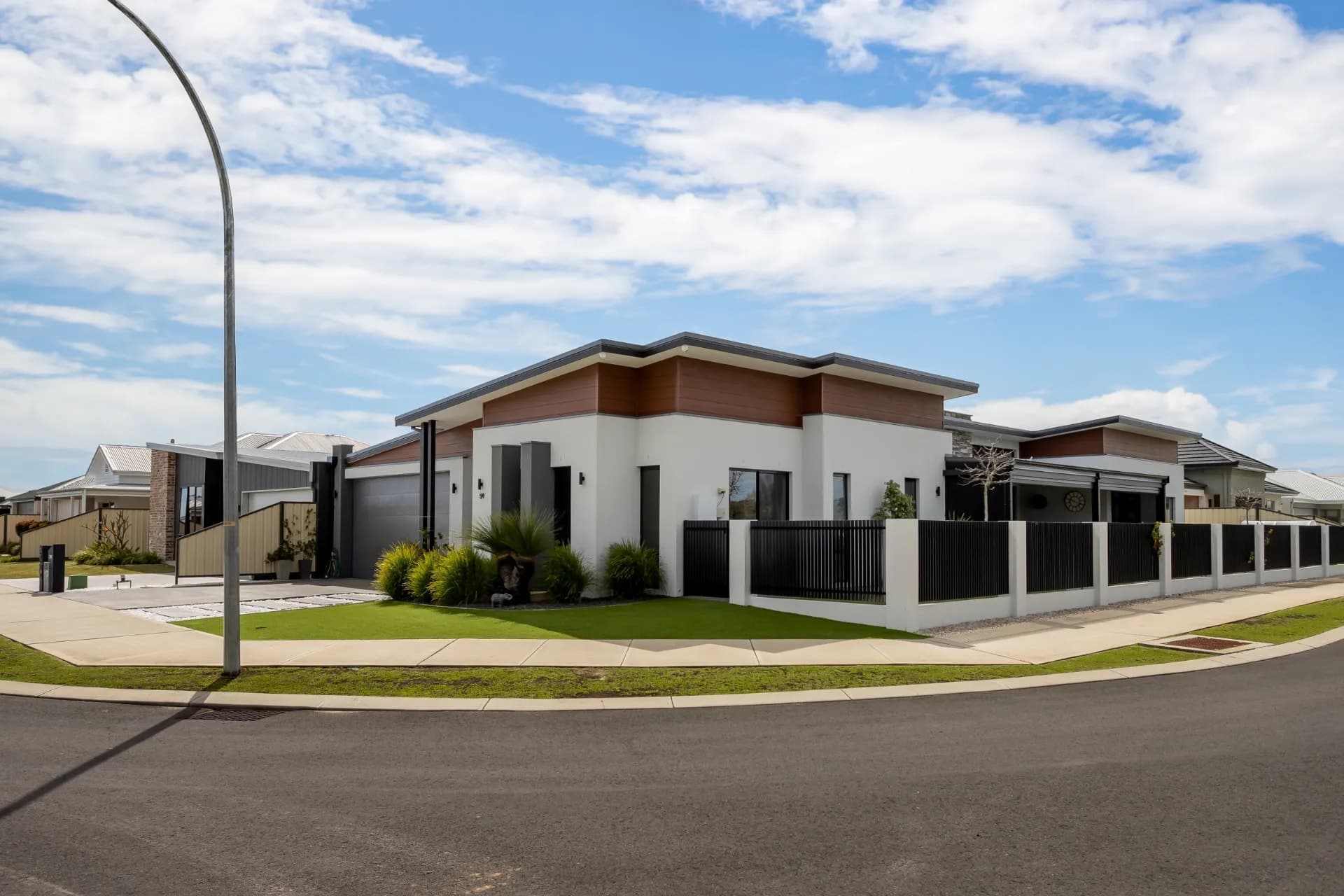 59 Sherwood Crescent, Broadwater - Thumbnail 3