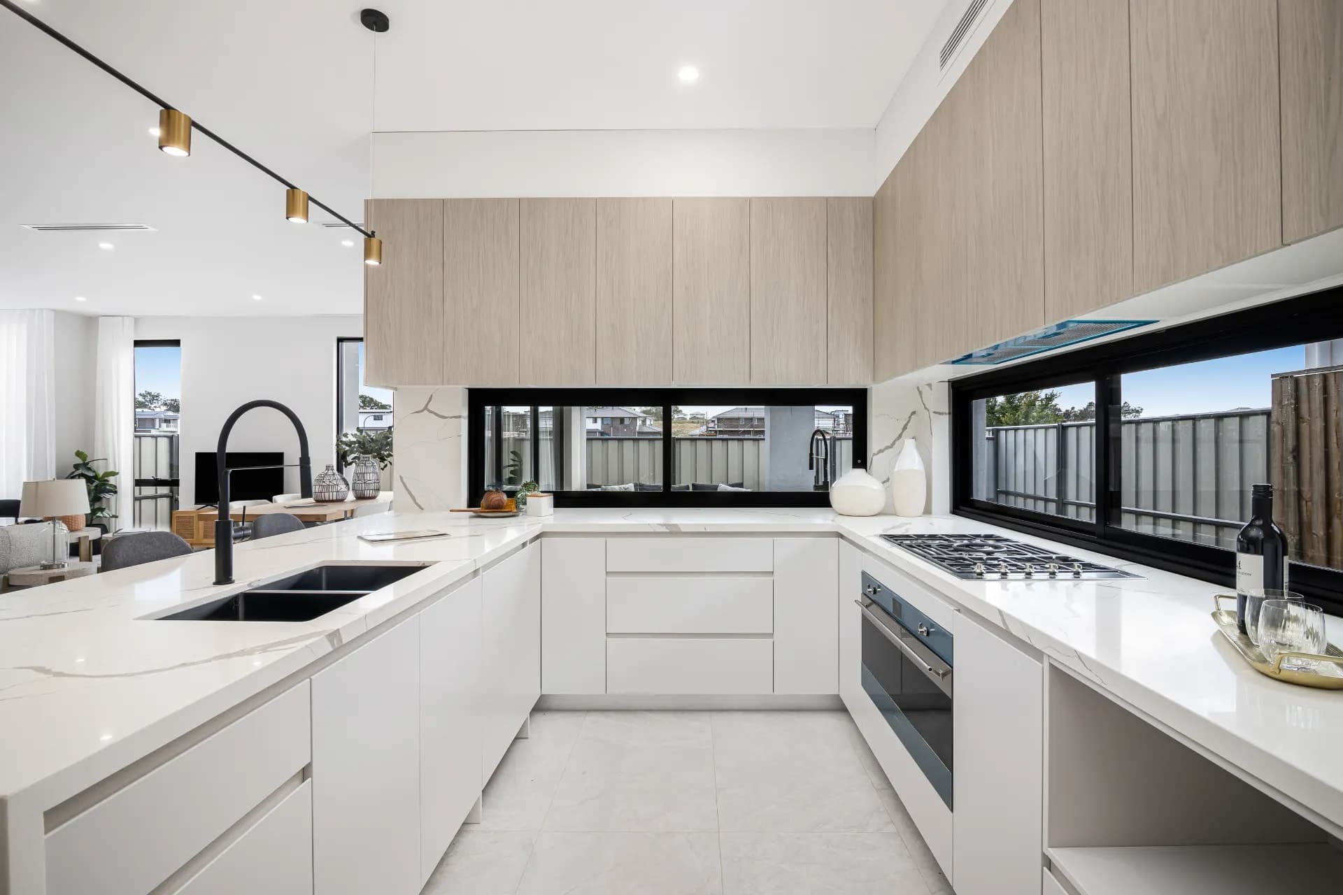 8 Henson Way, Box Hill - Thumbnail 4