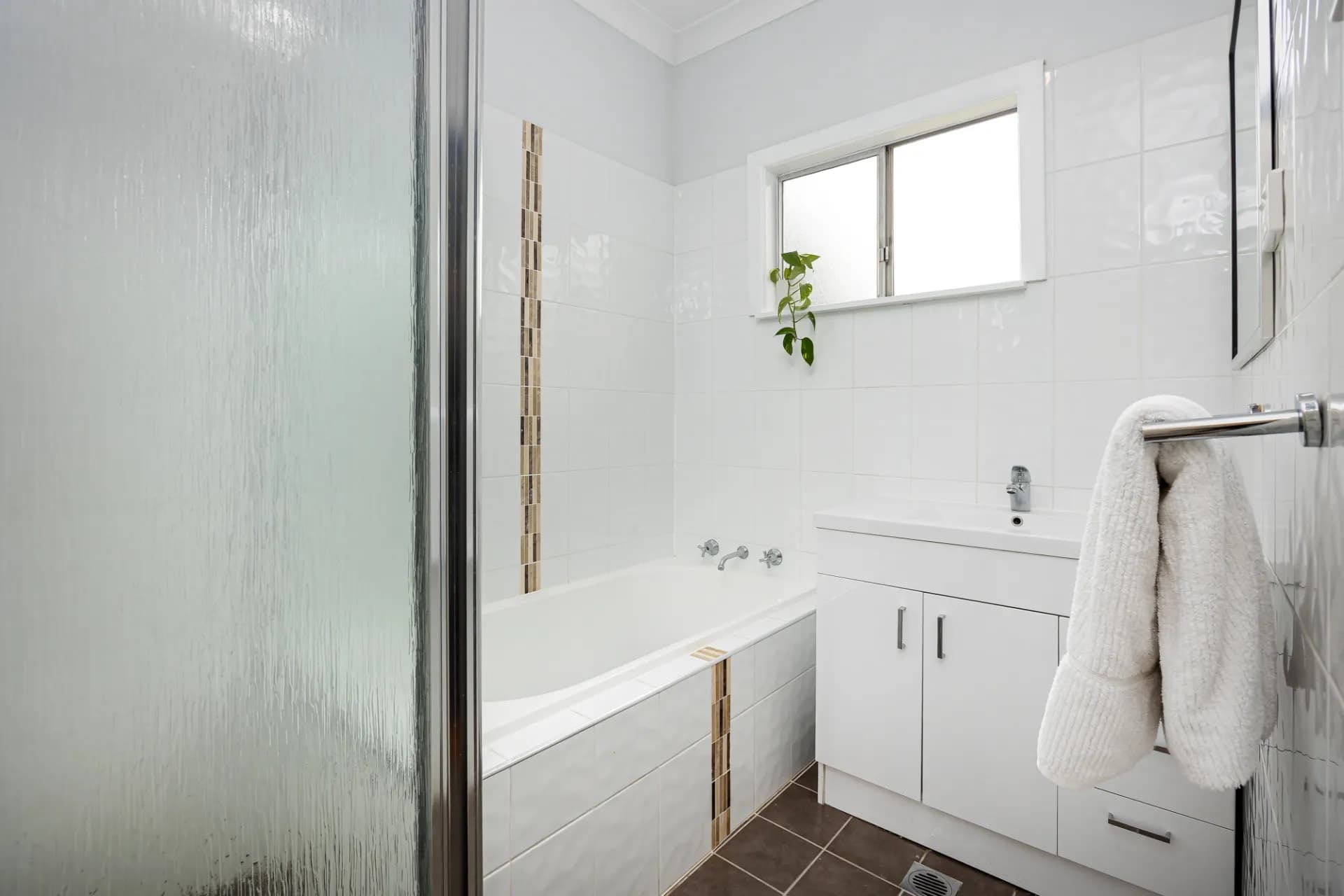 25 Kennedy Avenue, Kooringal - Thumbnail 8
